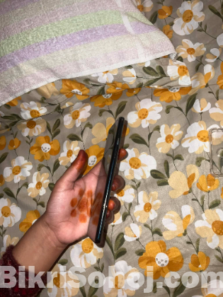 One plush 8 5g.. 12-256GB